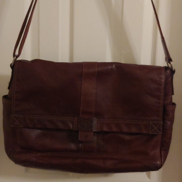 Fossil Bags Fossil Brown Leather Evan Messenger Bag Poshmark